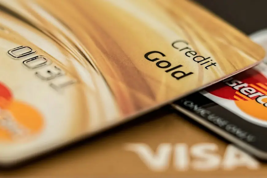 Charge Cards vs Credit Cards in 2026: The Ultimate Decision Guide for Newcomers to the USA