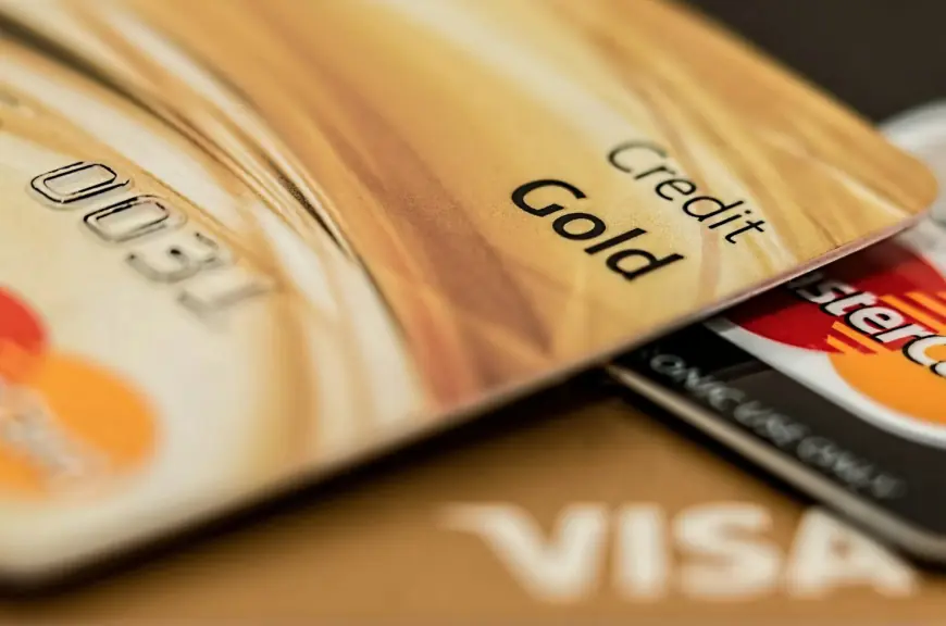 Charge Cards vs Credit Cards in 2026: The Ultimate Decision Guide for Newcomers to the USA